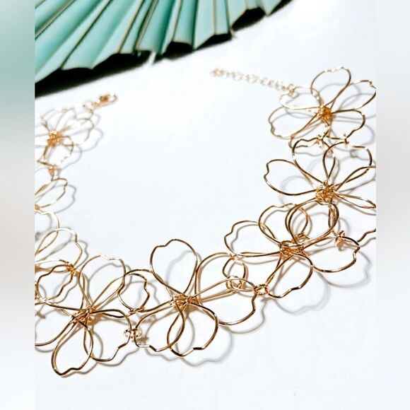Gold flower choker S227 - Picture 3 of 3